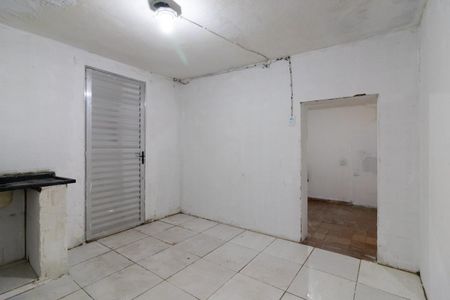 Cozinha de casa para alugar com 1 quarto, 15m² em Jardim Santa Maria, São Paulo