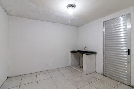 Cozinha de casa para alugar com 1 quarto, 15m² em Jardim Santa Maria, São Paulo