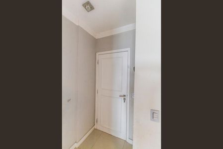 Corredor de casa à venda com 3 quartos, 170m² em Tamboré, Santana de Parnaíba