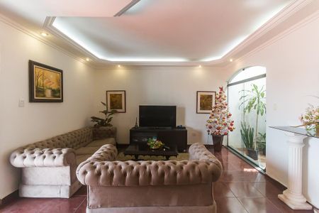 Sala de casa para alugar com 4 quartos, 560m² em Vila Perreli, Poá