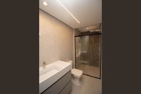 Banheiro Social de kitnet/studio para alugar com 1 quarto, 36m² em Alto de Pinheiros, São Paulo