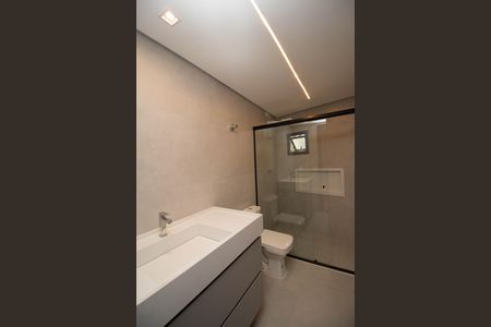 Banheiro Social de kitnet/studio para alugar com 1 quarto, 36m² em Alto de Pinheiros, São Paulo