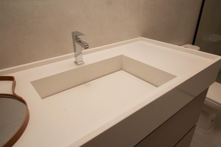 Banheiro Social de kitnet/studio para alugar com 1 quarto, 36m² em Alto de Pinheiros, São Paulo