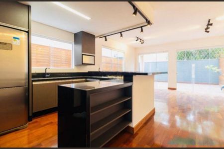 Casa à venda com 3 quartos, 1000m² em Morumbi, São Paulo