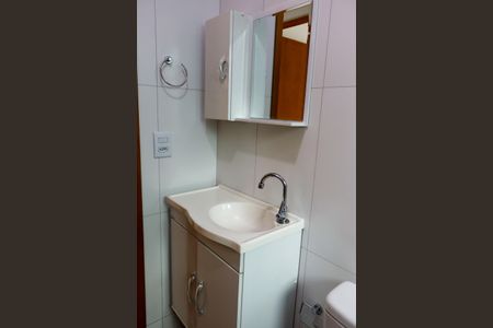 Banheiro de casa para alugar com 1 quarto, 70m² em Pestana, Osasco