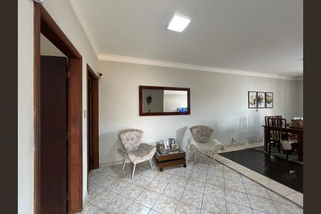 Sala de entrada de casa para alugar com 4 quartos, 400m² em Vila dos Remedios, São Paulo