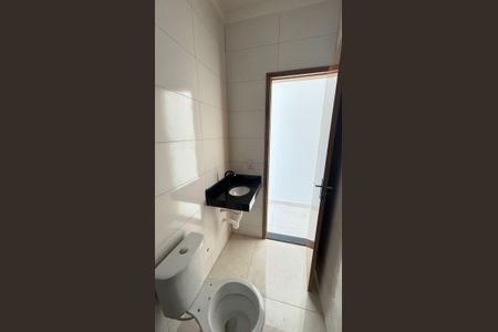 Banheiro de casa para alugar com 2 quartos, 82m² em São Cristóvão, Salvador