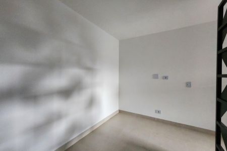Quarto de kitnet/studio para alugar com 1 quarto, 21m² em Vila Alvinopolis, São Bernardo do Campo