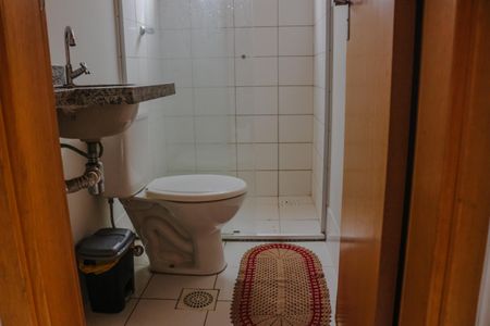 Banheiro 1 de casa para alugar com 2 quartos, 56m² em Jardim Nova Era, Aparecida de Goiânia