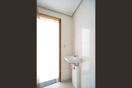 Banheiro de apartamento à venda com 1 quarto, 30m² em Vila Carrão, São Paulo