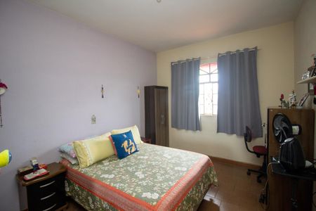 Quarto 2 de casa à venda com 3 quartos, 250m² em Nacional, Contagem