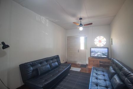 Sala de casa à venda com 3 quartos, 200m² em Cristal, Porto Alegre