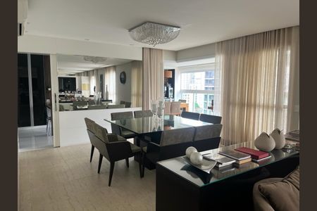 Apartamento à venda com 3 quartos, 210m² em Vila Olímpia, São Paulo