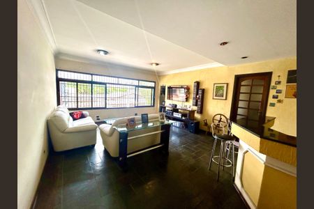 Sala de casa para alugar com 3 quartos, 270m² em Jardim Frizzo, Guarulhos