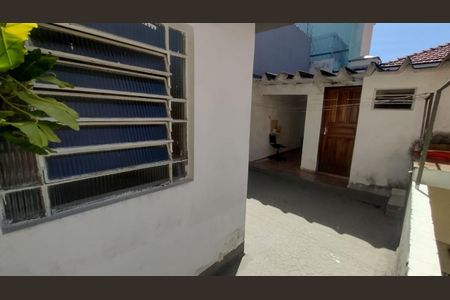 QUINTAL de casa à venda com 4 quartos, 152m² em Vila Zelina, São Paulo