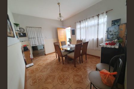 Casa à venda com 3 quartos, 140m² em São Lucas, São Paulo