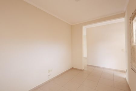 Sala de TV de casa de condomínio para alugar com 4 quartos, 250m² em Condomínio Vale do Sol, Taubaté