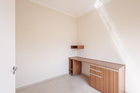 Quarto Térreo de casa de condomínio para alugar com 4 quartos, 250m² em Condomínio Vale do Sol, Taubaté