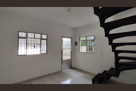 Sala de casa para alugar com 3 quartos, 100m² em Vila Santo Antonio, Ferraz de Vasconcelos