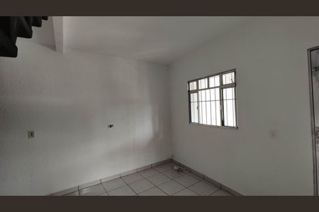 Sala de casa para alugar com 3 quartos, 100m² em Vila Santo Antonio, Ferraz de Vasconcelos