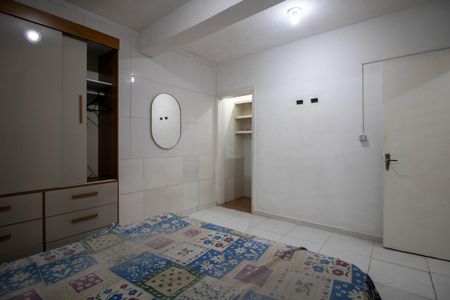 Quarto de casa para alugar com 1 quarto, 35m² em Jardim Tres Irmaos, Taboão da Serra