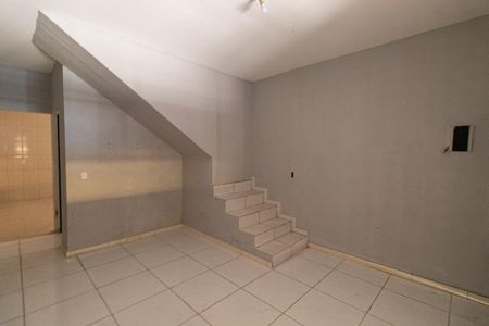 Quarto de casa para alugar com 1 quarto, 50m² em Parque Santa Rita, São Paulo