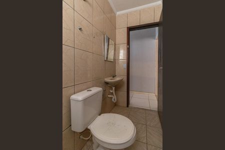 Banheiro de casa para alugar com 1 quarto, 50m² em Parque Santa Rita, São Paulo