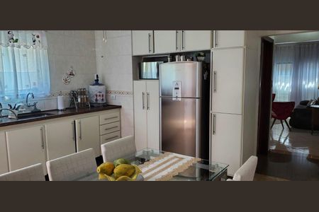 Casa à venda com 3 quartos, 150m² em Vila Alzira, Santo André