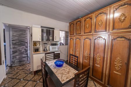 Sala de casa à venda com 2 quartos, 100m² em Jardim Verônia, São Paulo