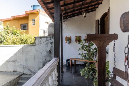 Varanda de casa à venda com 3 quartos, 156m² em Dom Bosco, Belo Horizonte