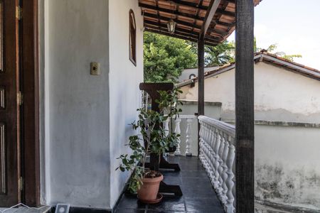 Varanda de casa à venda com 3 quartos, 156m² em Dom Bosco, Belo Horizonte
