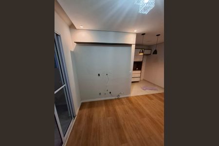 Sala de apartamento para alugar com 2 quartos, 59m² em Cemucam, Cotia