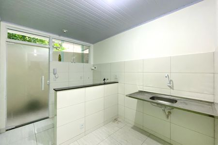 Sala/Cozinha de kitnet/studio para alugar com 1 quarto, 25m² em São Marcos, Belo Horizonte