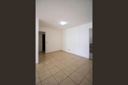 Sala de apartamento para alugar com 3 quartos, 110m² em Chácara Agrindus, Taboão da Serra