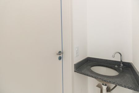 Banheiro de kitnet/studio à venda com 1 quarto, 29m² em Vila Carrão, São Paulo