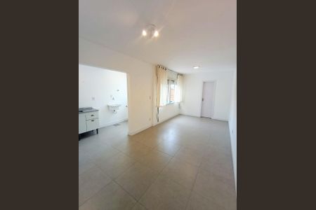 Sala_Quarto de kitnet/studio para alugar com 1 quarto, 32m² em Passo D’areia, Porto Alegre