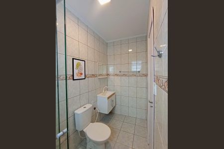 Banheiro de kitnet/studio para alugar com 1 quarto, 32m² em Passo D’areia, Porto Alegre