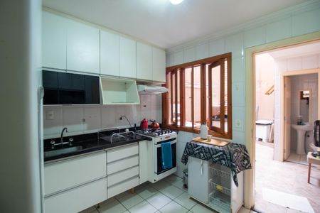 Cozinha de casa de condomínio para alugar com 2 quartos, 90m² em Vila Sao Domingos, São Paulo