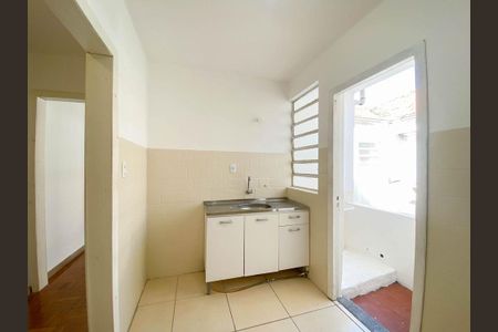 Cozinha de apartamento para alugar com 2 quartos, 62m² em Azenha, Porto Alegre