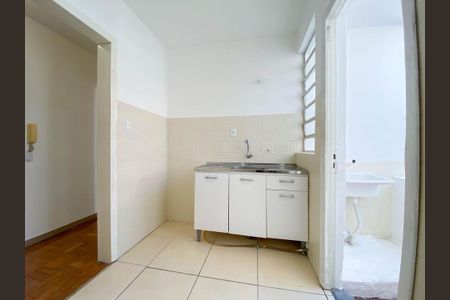 Cozinha de apartamento para alugar com 2 quartos, 62m² em Azenha, Porto Alegre