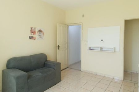 Sala de kitnet/studio para alugar com 1 quarto, 70m² em Parque Duque, Duque de Caxias