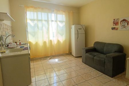 Sala de kitnet/studio para alugar com 1 quarto, 70m² em Parque Duque, Duque de Caxias