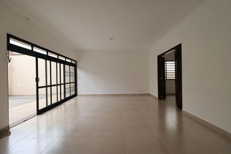 Sala 1 de casa para alugar com 4 quartos, 482m² em Jardim Sumare, Ribeirão Preto