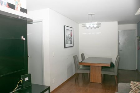 Sala de apartamento à venda com 3 quartos, 70m² em Pompéia, Belo Horizonte