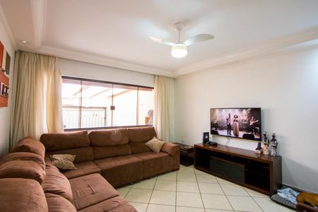 Sala de casa à venda com 3 quartos, 178m² em Vila Mazzei, Santo André