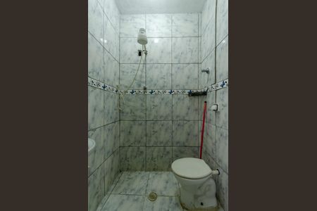 Banheiro de casa para alugar com 1 quarto, 40m² em Vila Zat, São Paulo