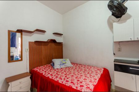 Quarto de casa para alugar com 1 quarto, 40m² em Vila Zat, São Paulo