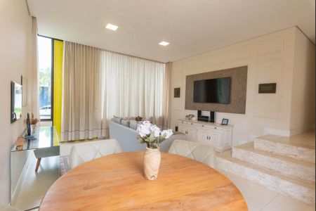 Sala de casa de condomínio para alugar com 3 quartos, 318m² em Jardim Nova Europa, Campinas