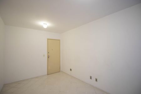 Sala de apartamento para alugar com 2 quartos, 43m² em Colubandê, São Gonçalo