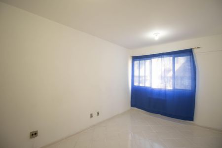 Sala de apartamento para alugar com 2 quartos, 43m² em Colubandê, São Gonçalo